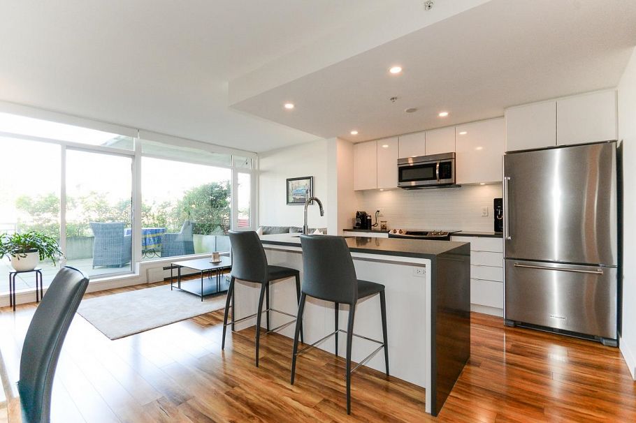 221 289 E 6th Avenue Vancouver, BC - 1