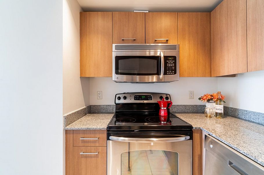 1208 1212 Howe Street Vancouver, BC - 6