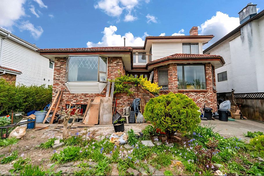 4338 Ontario Street Vancouver, BC - 1