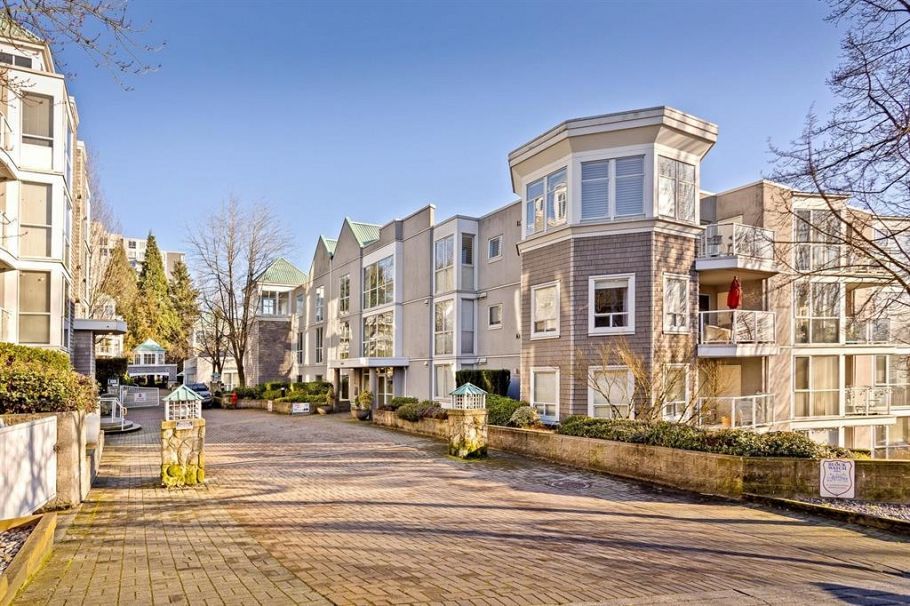 101 8460 Jellicoe Street Vancouver, BC - 3