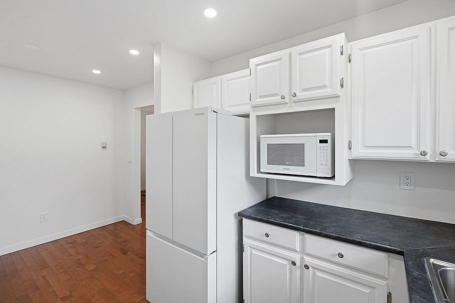 7506 Westbank Place Vancouver, BC - 10