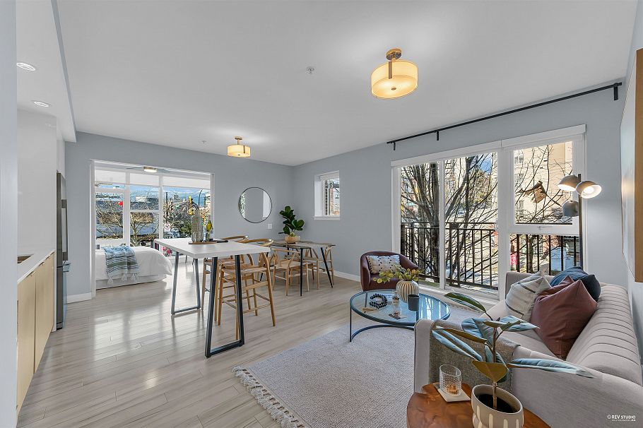 207 111 E 3rd Street North Vancouver, BC - 1