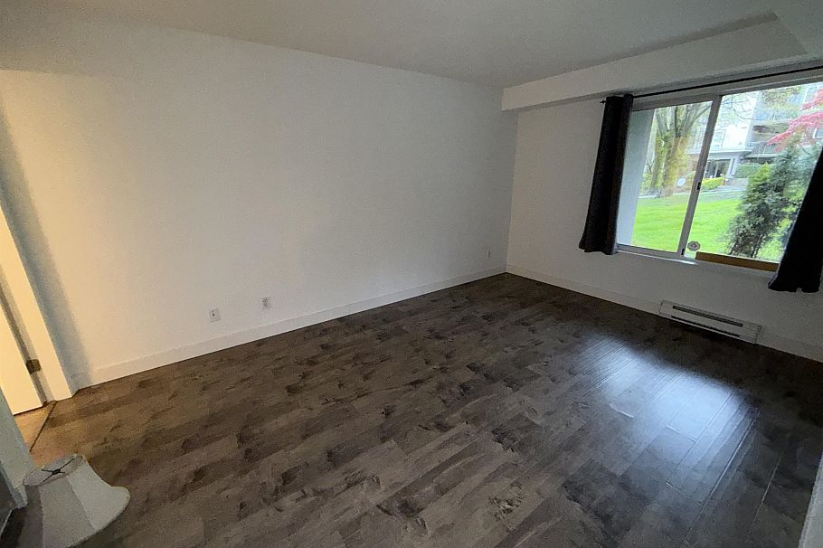 101 8460 Jellicoe Street Vancouver, BC - 16