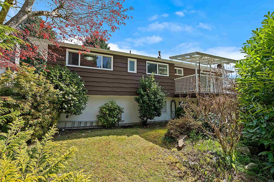 1189 Edgewood Place North Vancouver, BC - 30