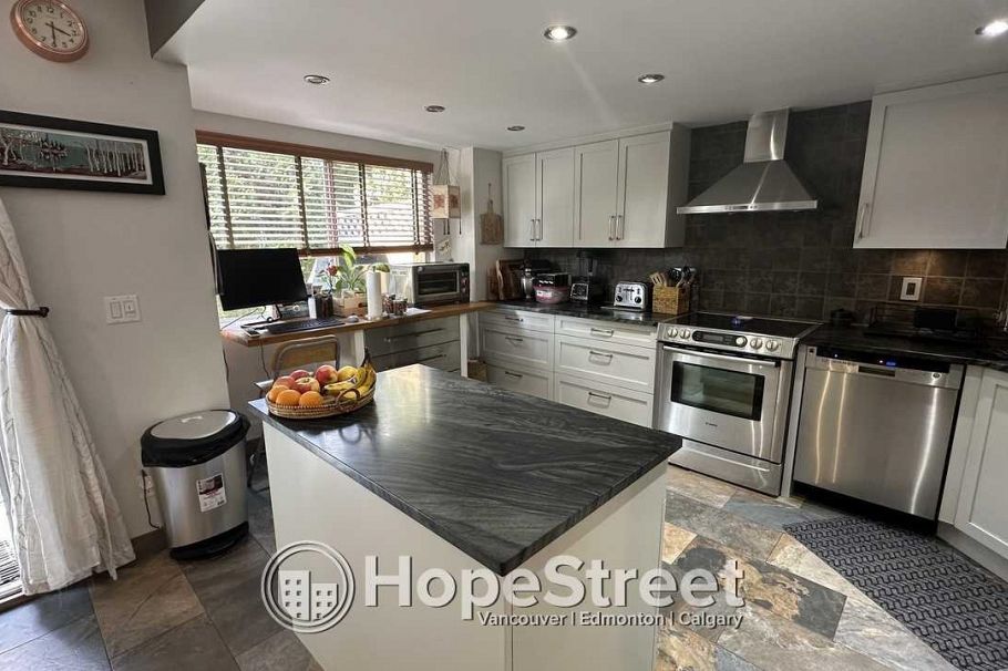 306 3980 INLET CRESCENT, North Vancouver BC V7G 2P9 North Vancouver, BC - 11