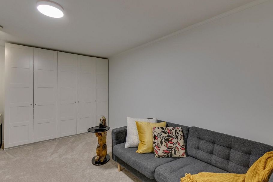 160 W 12th Street North Vancouver, BC - 26