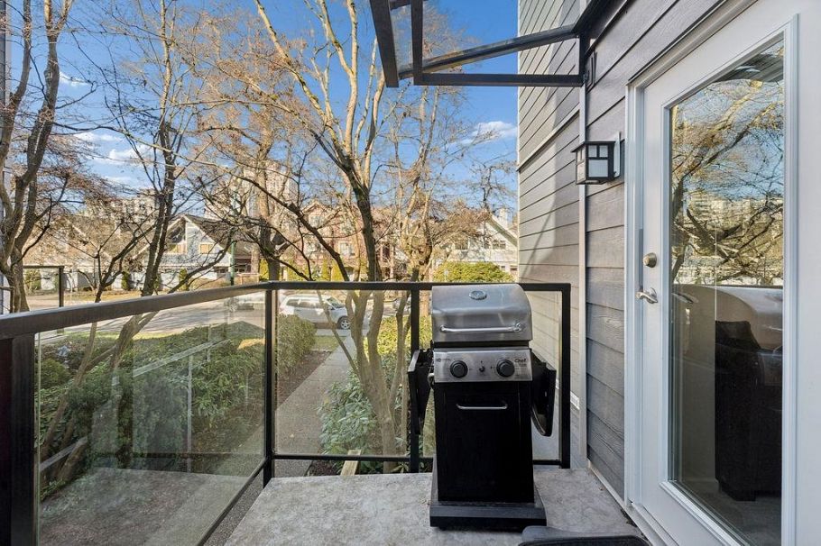 208 828 W 14th Avenue Vancouver, BC - 10