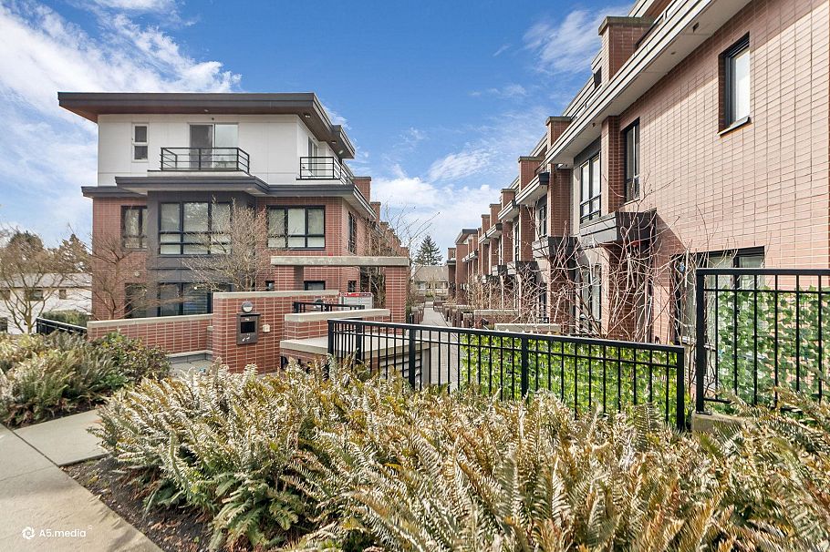 5 338 W 64 Avenue Vancouver, BC - 1