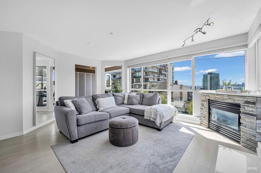 401 122 E 3rd Street North Vancouver, BC - 1