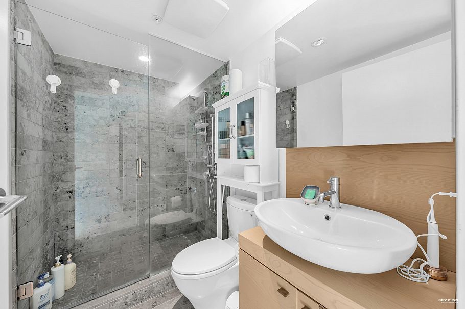 105 5782 Berton Avenue Vancouver, BC - 24