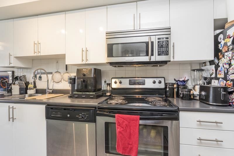 316 2150 E Hastings Street Vancouver, BC - 9