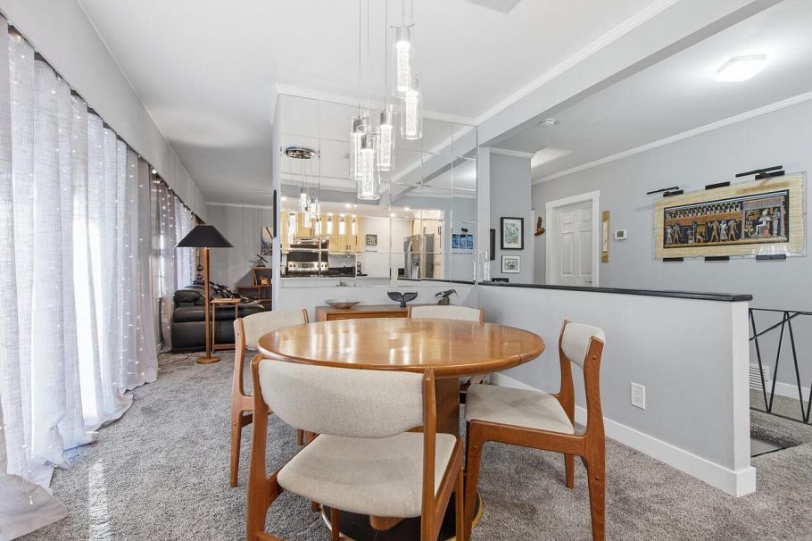 532 W 23 Street North Vancouver, BC - 4