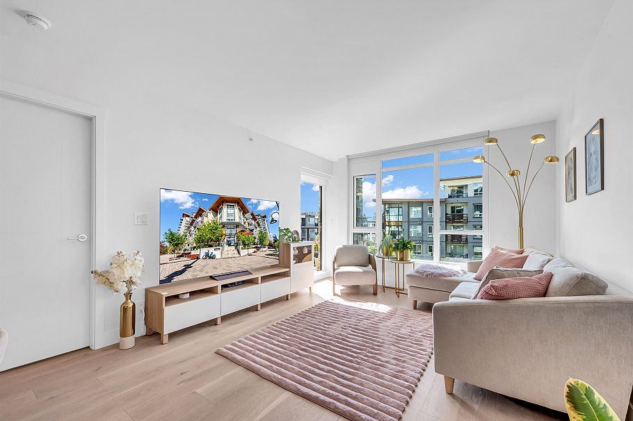 305 2707 Library Lane North Vancouver, BC - 2