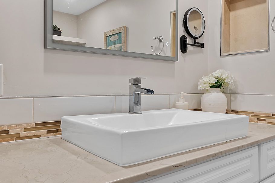 205 2445 W 3rd Avenue Vancouver, BC - 24