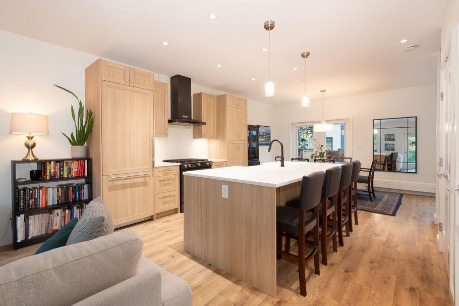 122 525 E 2nd Street North Vancouver, BC - 3