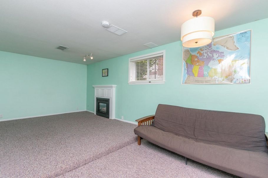 341 W 24th Street North Vancouver, BC - 15