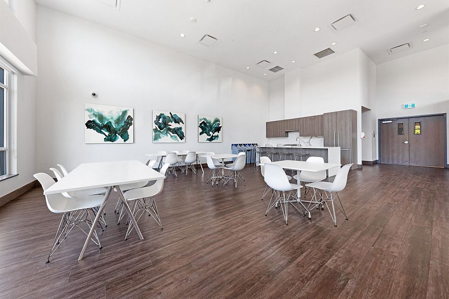 305 2707 Library Lane North Vancouver, BC - 24