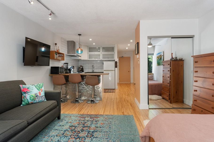 109 36 E 14th Avenue Vancouver, BC - 12