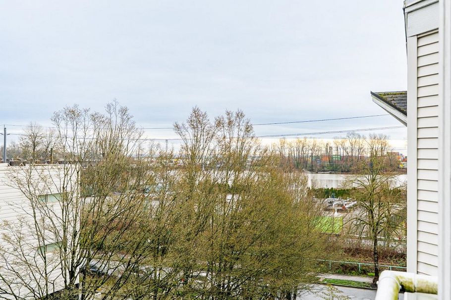 74 2733 E Kent Avenue North Vancouver, BC - 23