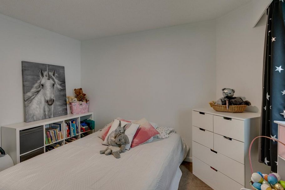 160 W 12th Street North Vancouver, BC - 24