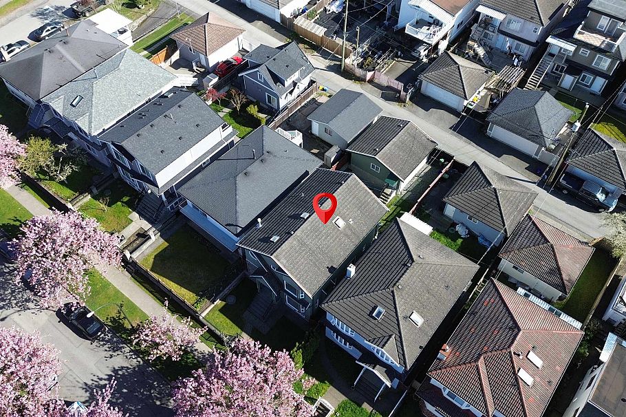 3076 E 27th Avenue Vancouver, BC - 21