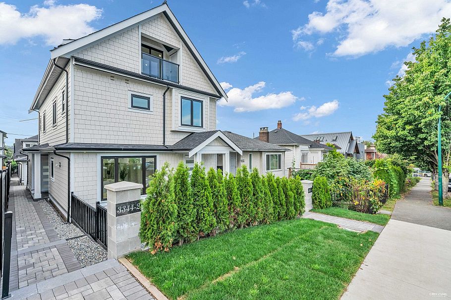 2 3344 Adanac Street Vancouver, BC - 2