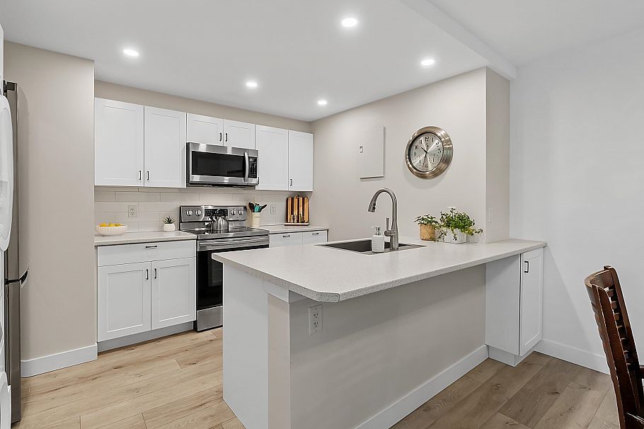 205 2445 W 3rd Avenue Vancouver, BC - 11