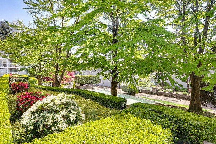 3 8420 Jellicoe Street Vancouver, BC - 2