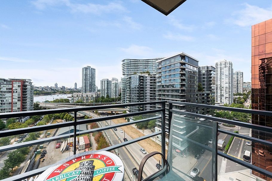 1606 33 Smithe Street Vancouver, BC - 16