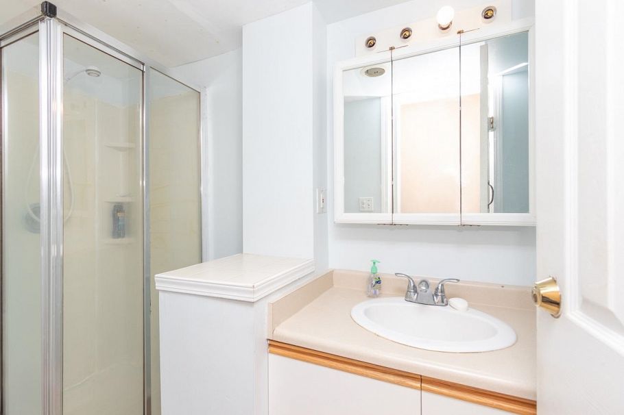 341 W 24th Street North Vancouver, BC - 17