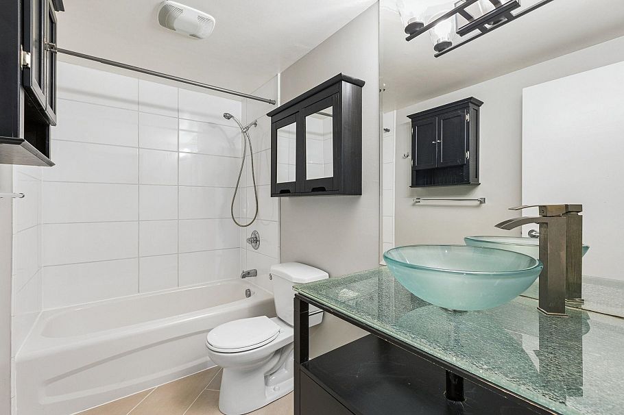 102 120 W 17th Street North Vancouver, BC - 13