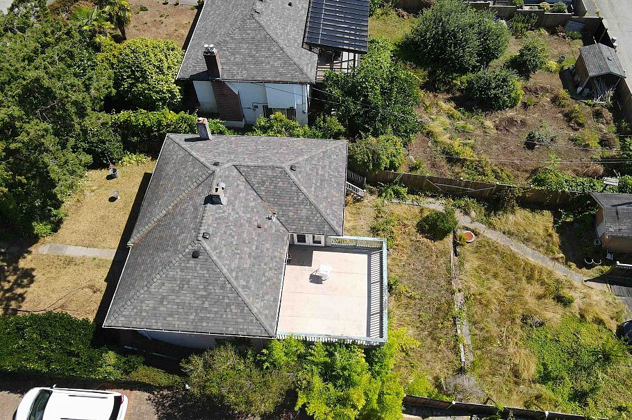 341 W 24th Street North Vancouver, BC - 29