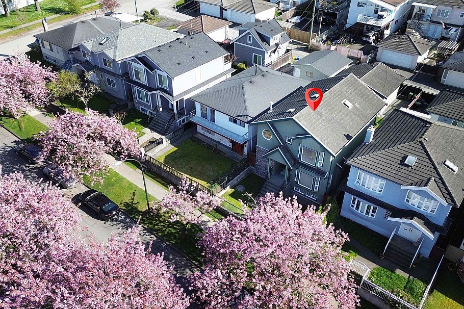 3076 E 27th Avenue Vancouver, BC - 22