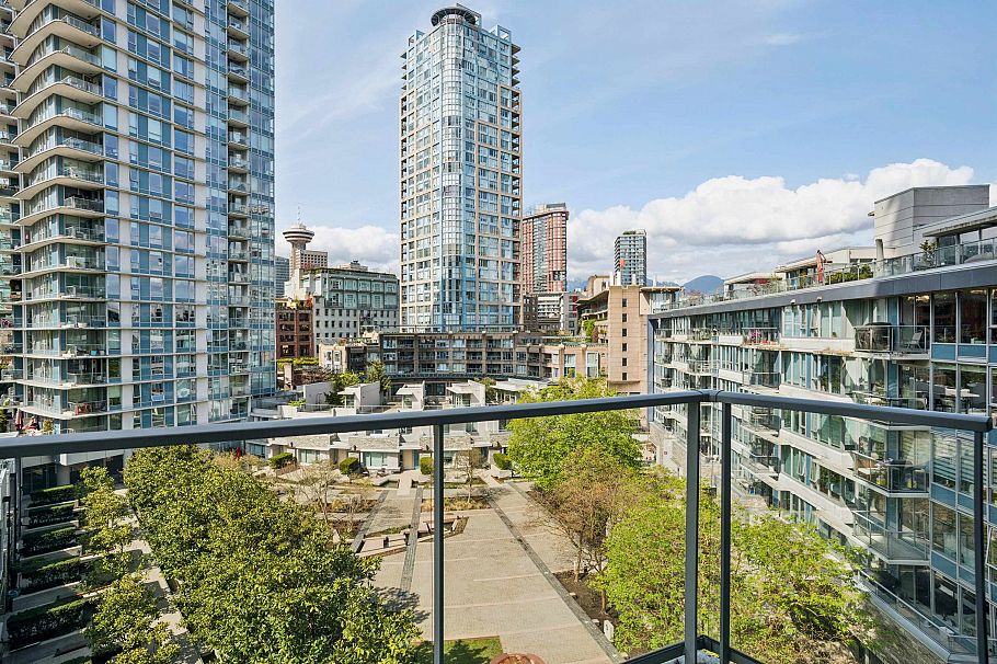 689 Abbott Street Vancouver, BC - 8