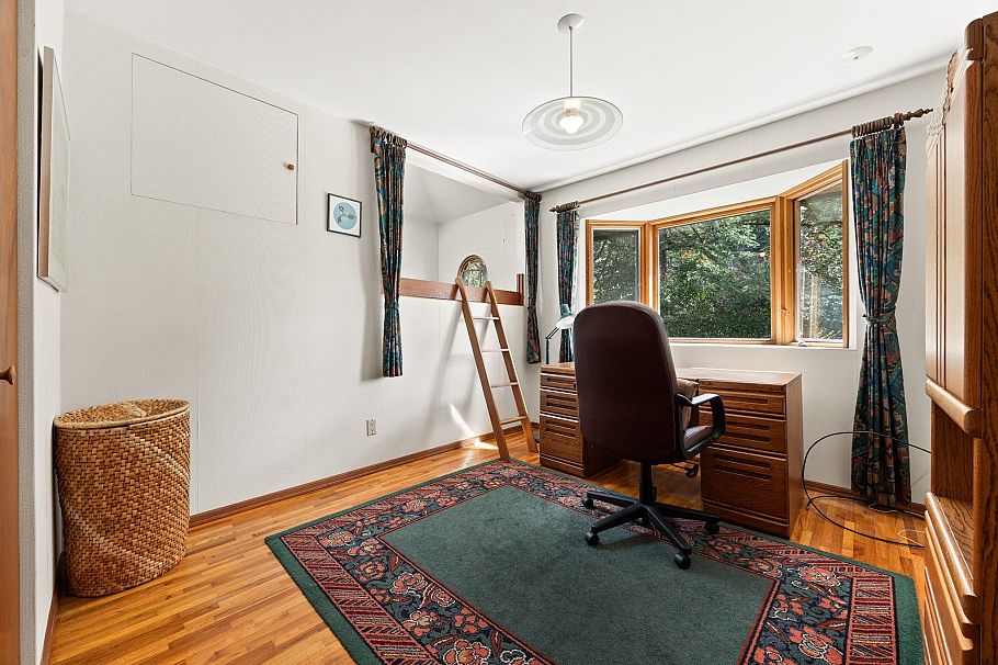 4589 Ramsay Road North Vancouver, BC - 23