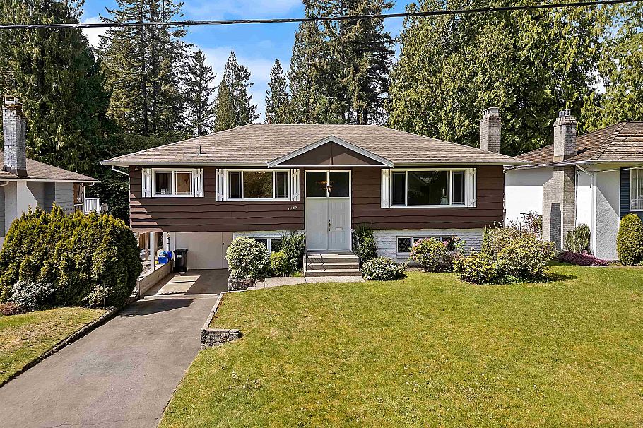 1189 Edgewood Place North Vancouver, BC - 1