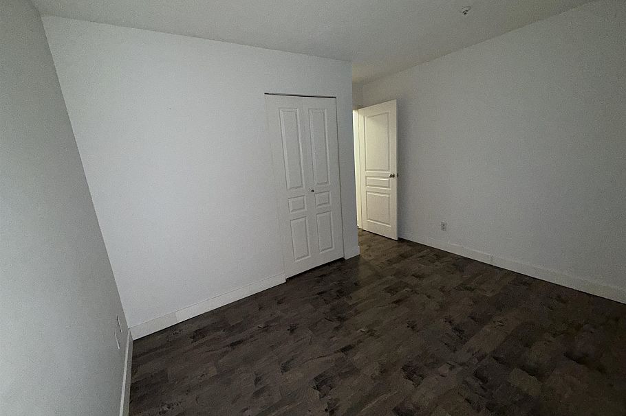 101 8460 Jellicoe Street Vancouver, BC - 15