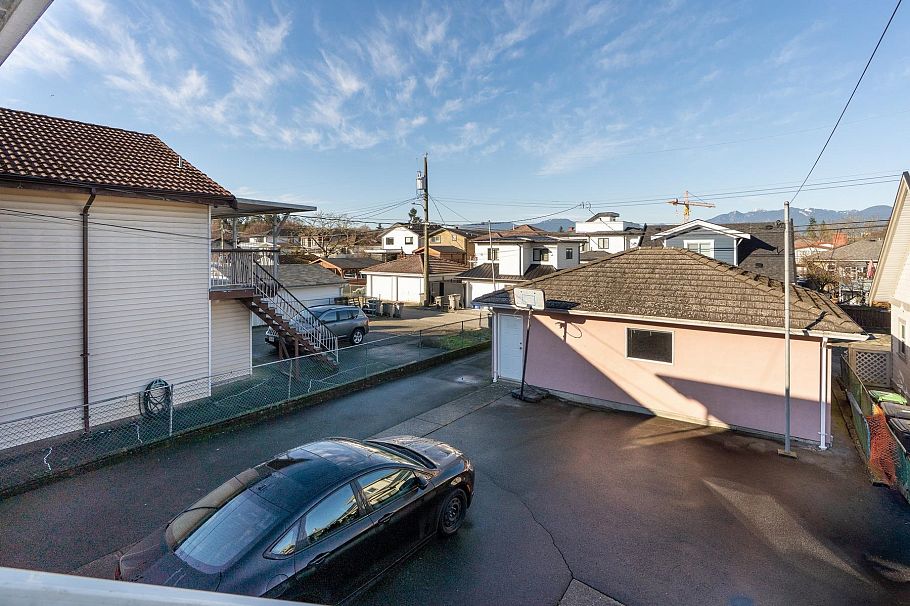 591 E 28th Avenue Vancouver, BC - 28