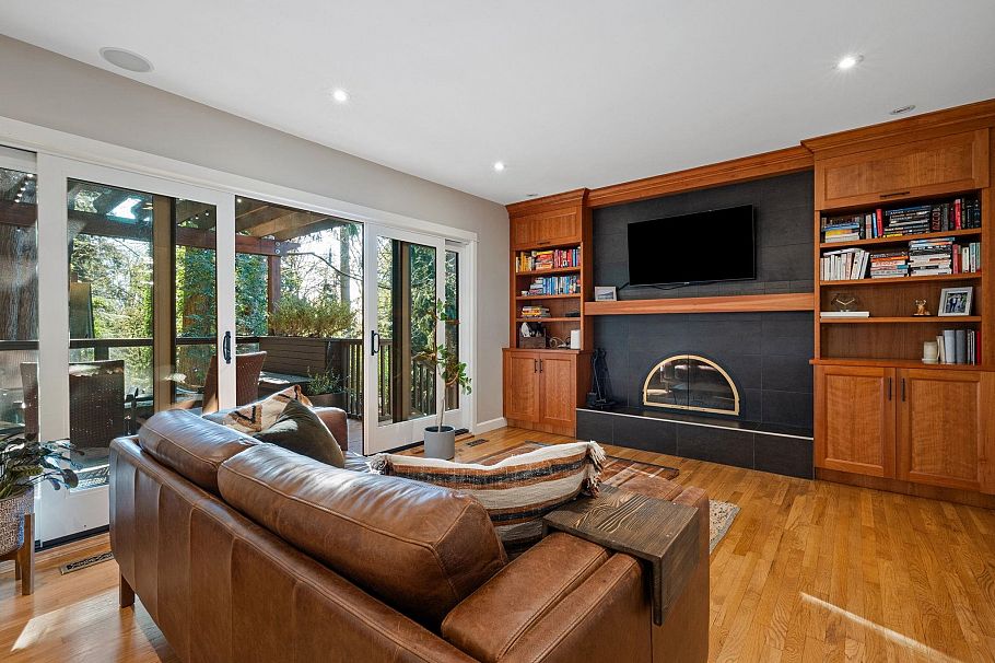 2857 Violet Street North Vancouver, BC - 13