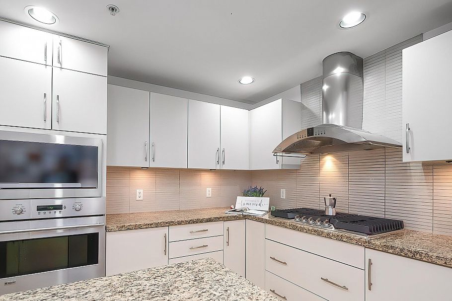 212 6333 Larkin Drive Vancouver, BC - 9