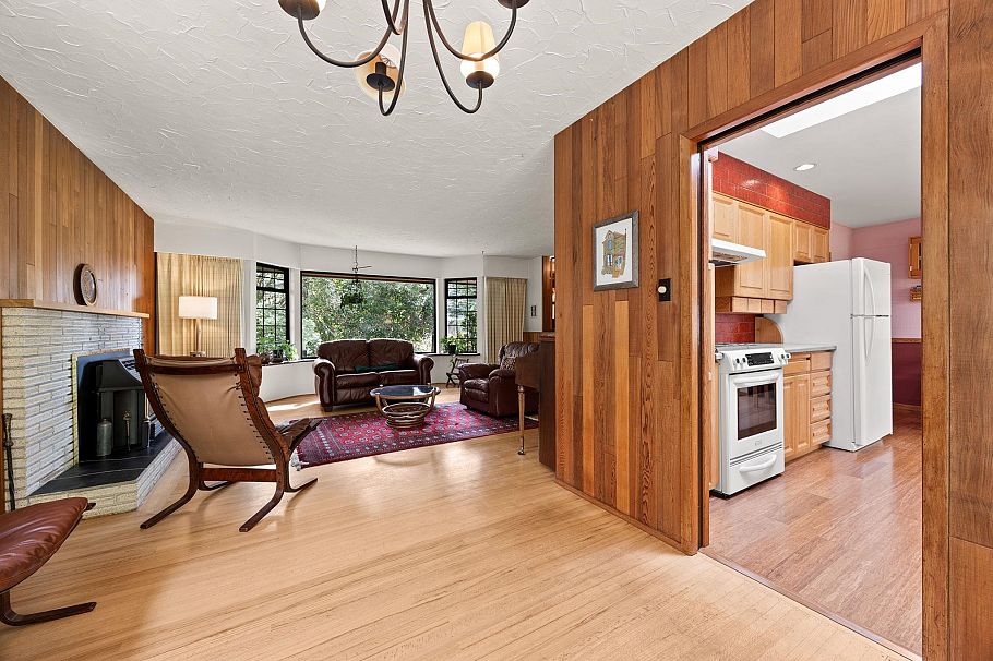 4589 Ramsay Road North Vancouver, BC - 16