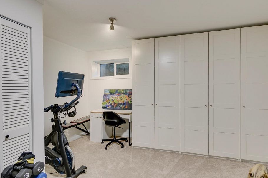 160 W 12th Street North Vancouver, BC - 27