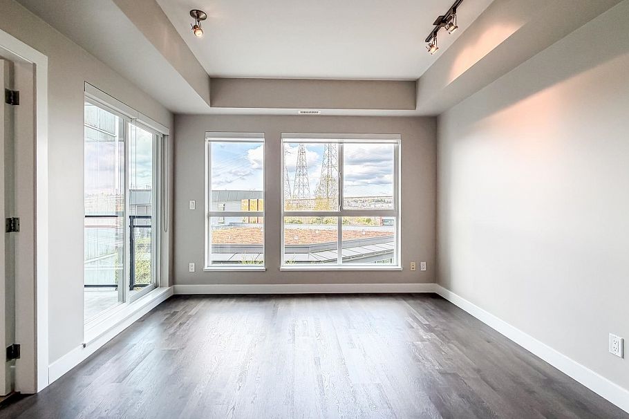 307 10033 River Drive Richmond, BC - 3