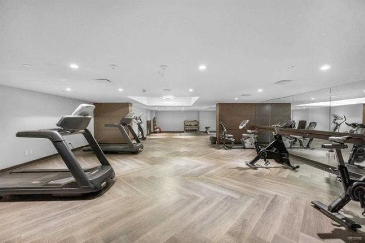 904 1561 W 57th Avenue Vancouver, BC - 25