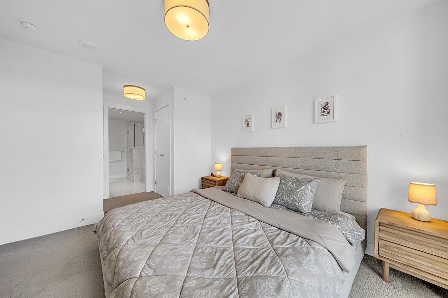 305 2707 Library Lane North Vancouver, BC - 15