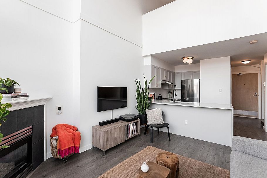 327 418 E Broadway Vancouver, BC - 8