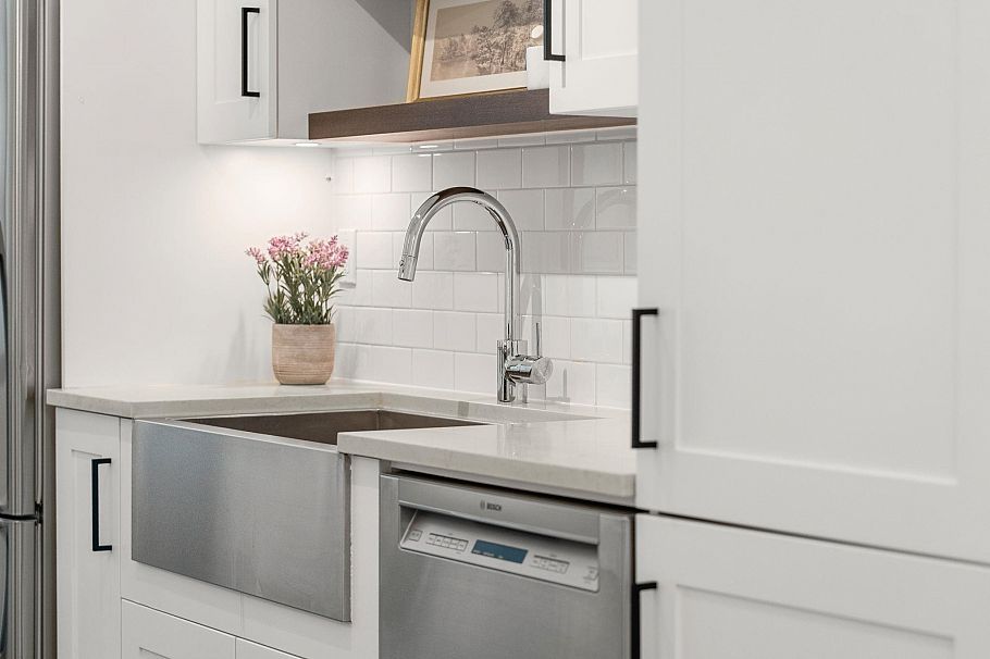 9 433 Seymour River Place North Vancouver, BC - 9