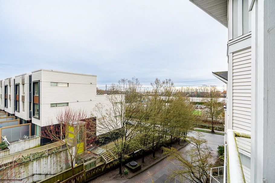 74 2733 E Kent Avenue North Vancouver, BC - 22