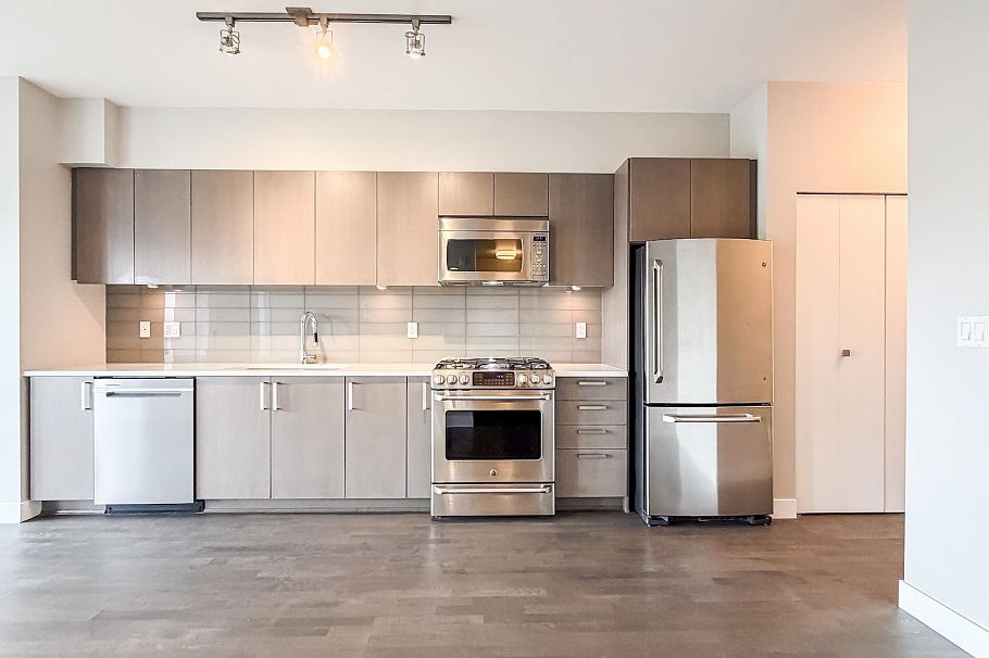 307 10033 River Drive Richmond, BC - 7