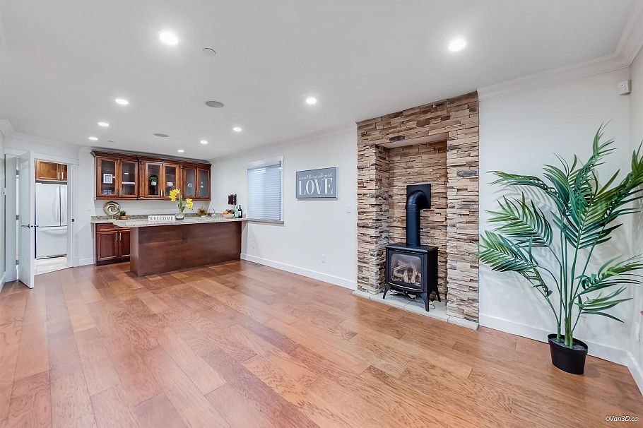 6167 Commercial Street Vancouver, BC - 4